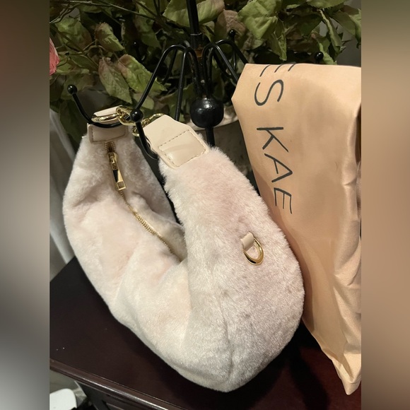 Jules Kae Ivory Faux Fur Vegan Hobo Handbag with Dust Bag - Picture 3 of 5